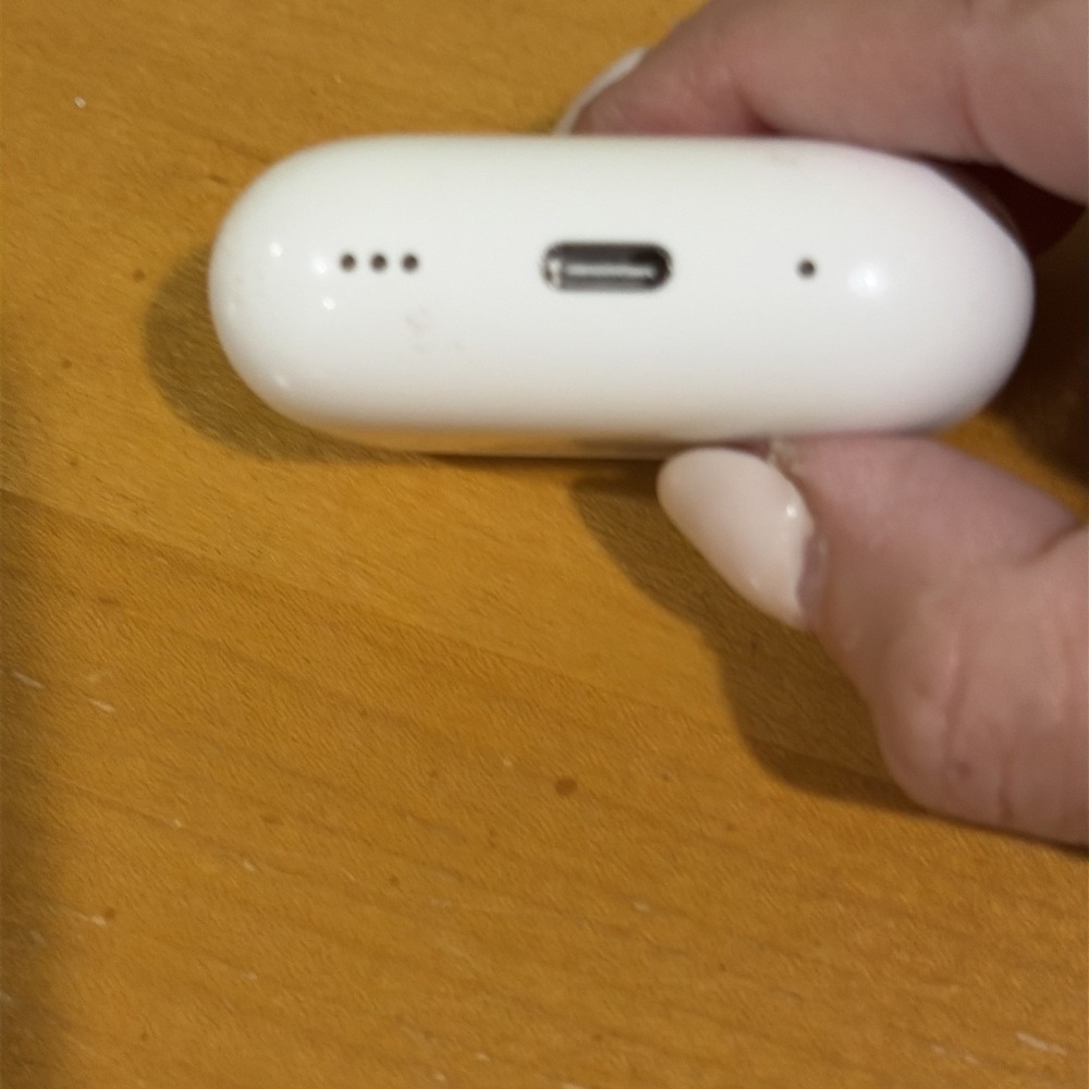 Apple Airpods Pro A2968 USB-C 2nd Gen Charging CASE ONLY - Picture 5 of 5